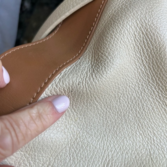 Cuir Rose pebbled leather cream and tan satchel bag. Shoulder strap. Gold detail - Picture 13 of 16